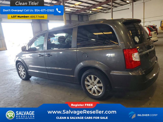 Used 2015 Chrysler Town & Country Touring FWD image 3