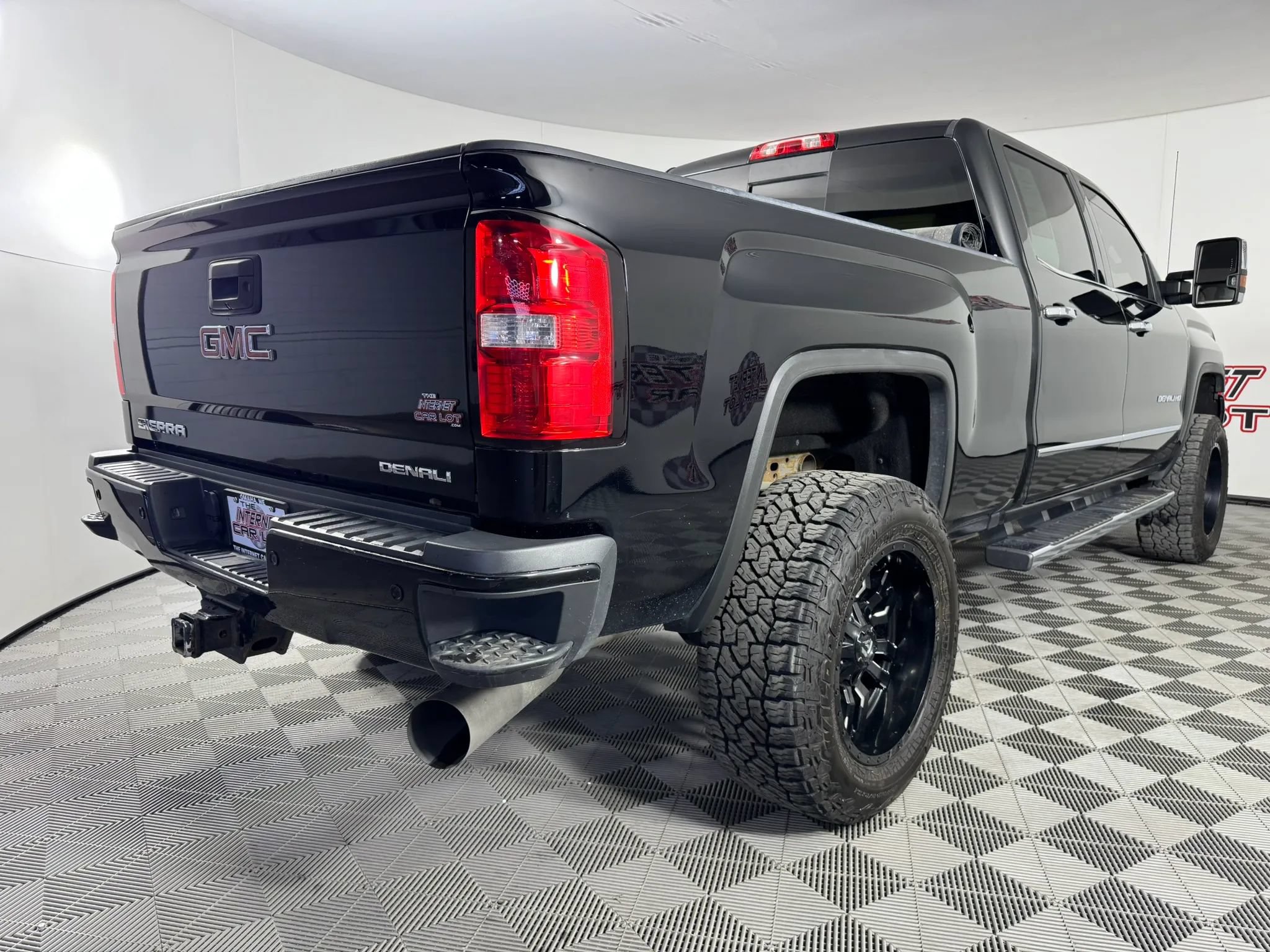 Used 2019 GMC Sierra 2500 Denali w/ Duramax Plus Package AWD/4WD image 28