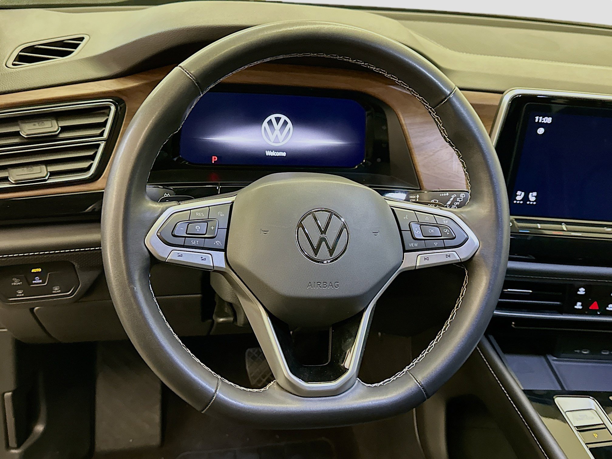 Used 2024 Volkswagen Atlas SE image 18