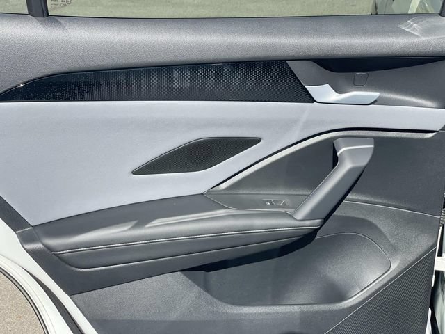 New 2026 Volkswagen Tiguan SE R-Line FWD image 23