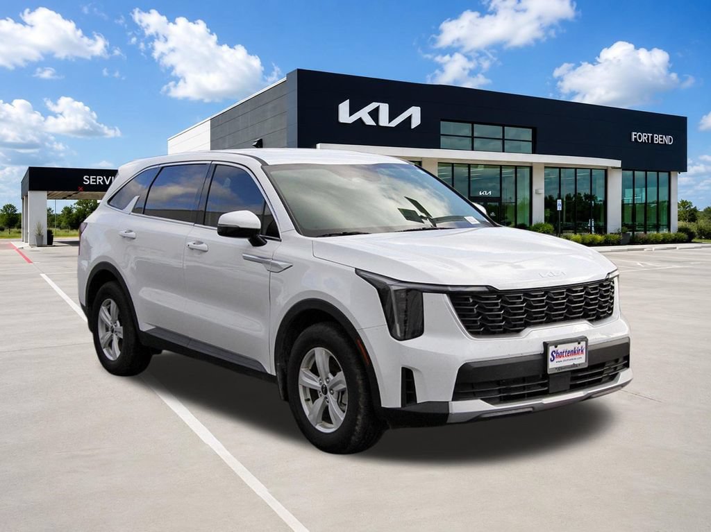 Certified 2026 Kia Sorento LX FWD image 3