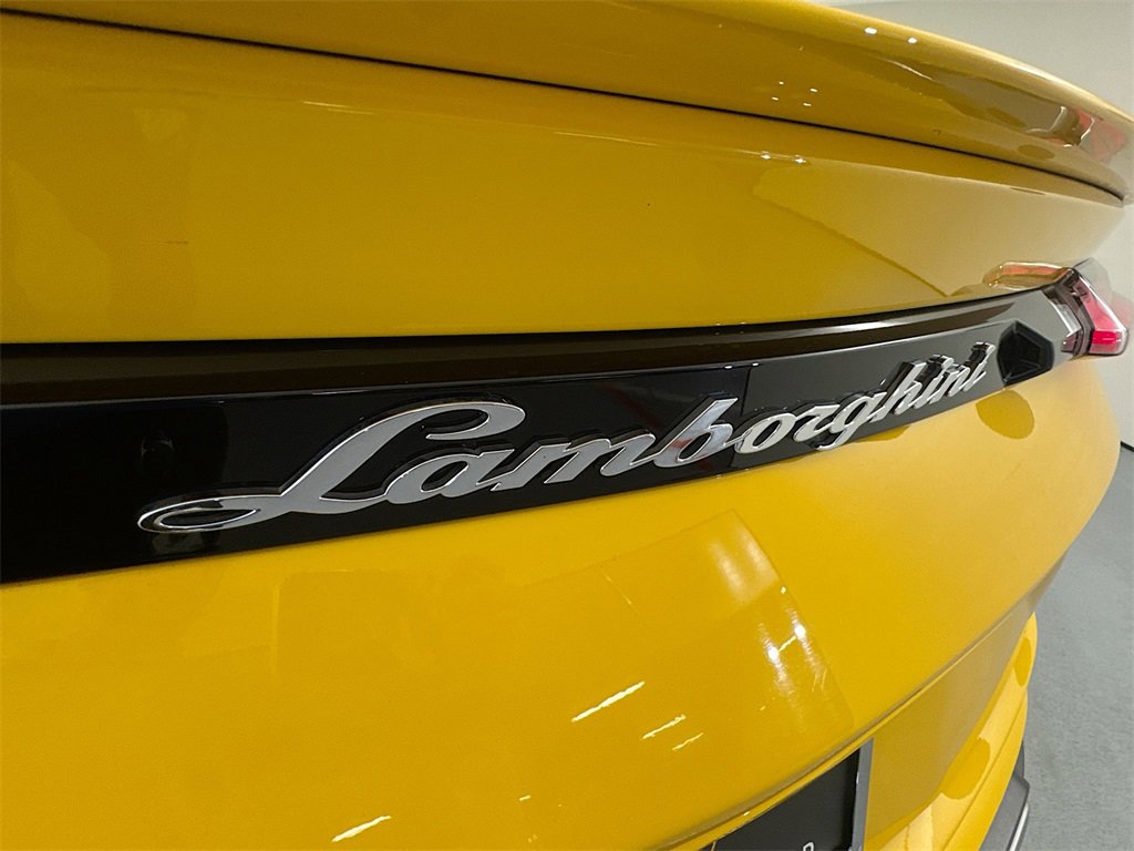 Used 2022 Lamborghini Urus image 29