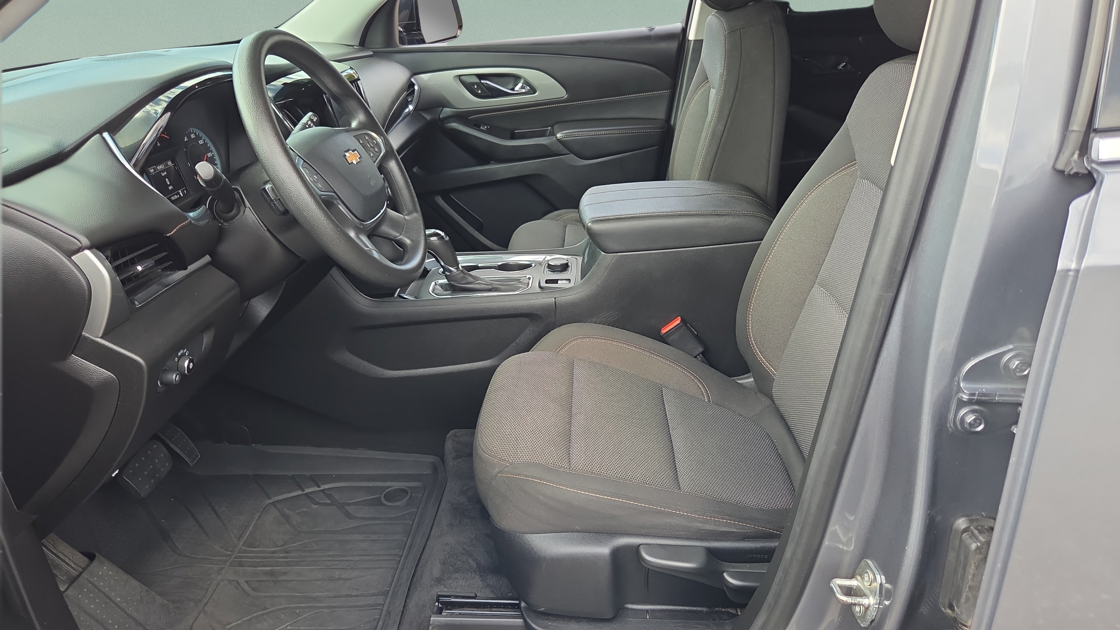 Certified 2020 Chevrolet Traverse LS w/ LPO, Floor Liner Package FWD image 9