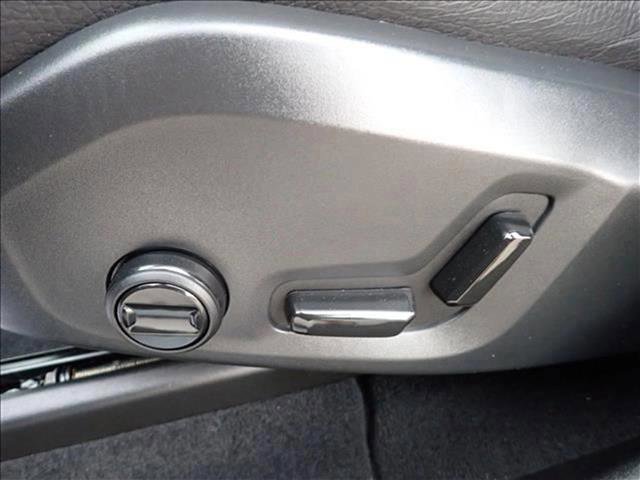 Used 2022 Volvo XC60 B5 Momentum image 15