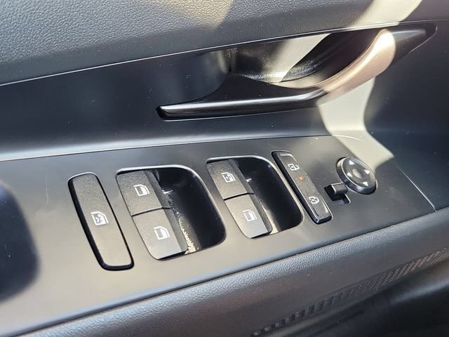 Certified 2026 Hyundai Elantra Sport FWD image 17