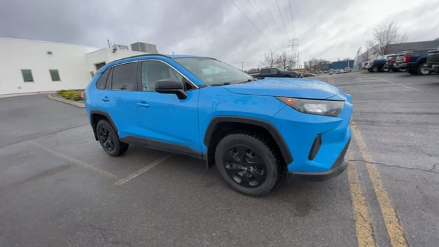 Used 2021 Toyota RAV4 LE image 2