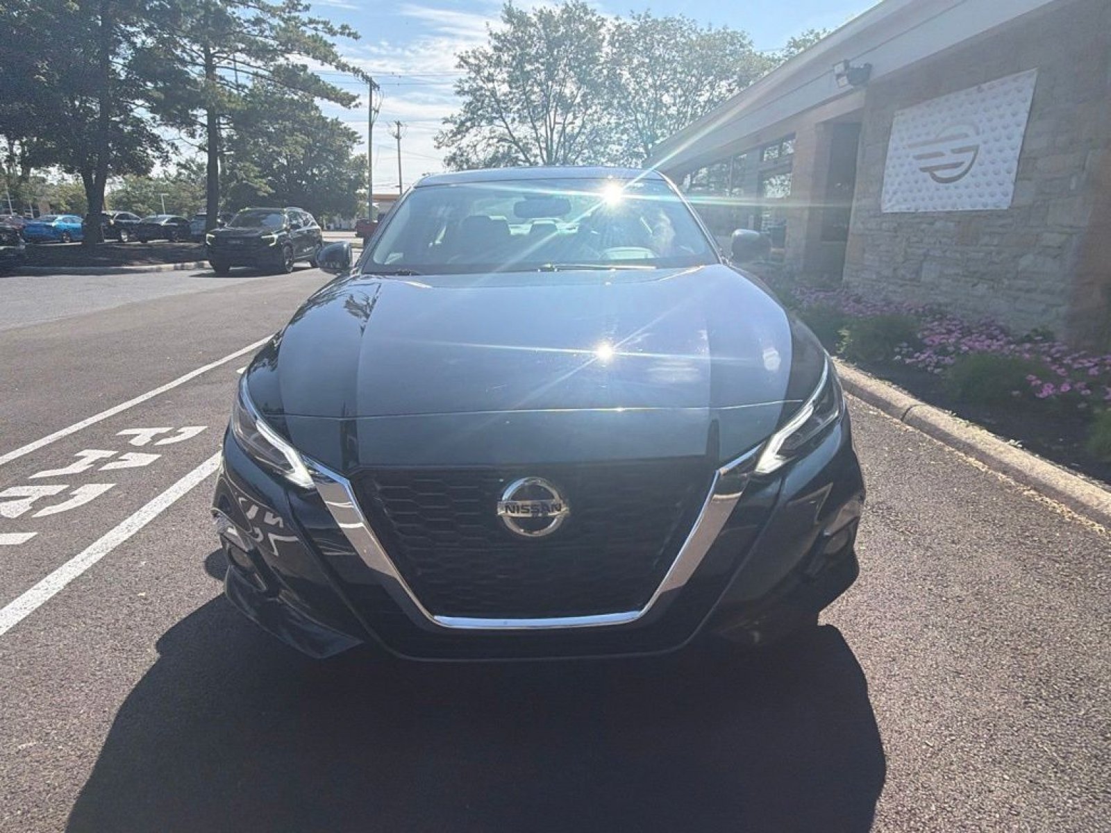 Used 2019 Nissan Altima 2.5 SL FWD image 2
