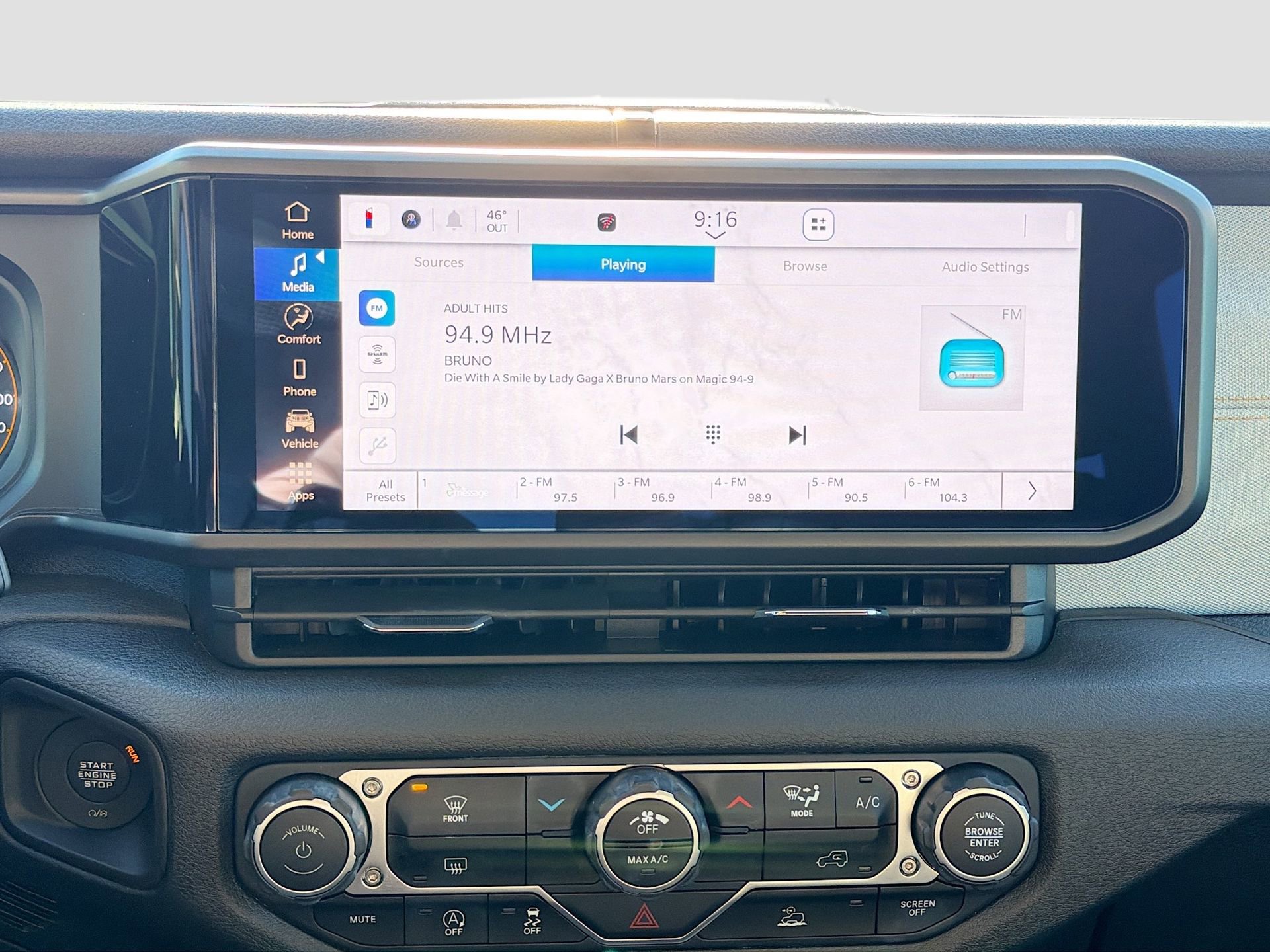 Used 2024 Jeep Wrangler Sport S image 31