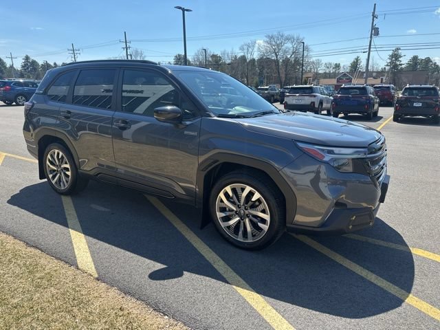 Used 2025 Subaru Forester Touring AWD/4WD image 3