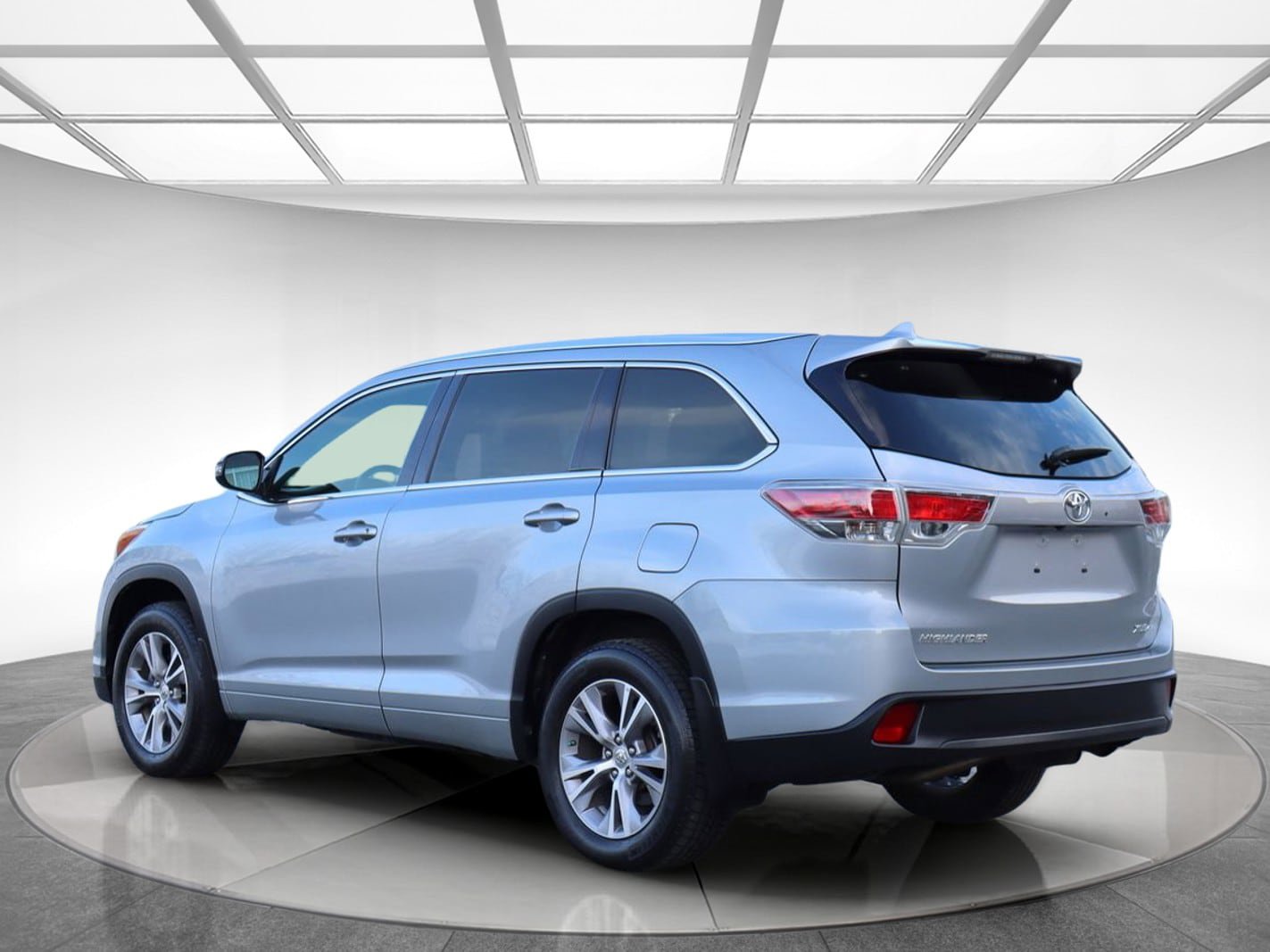 Used 2015 Toyota Highlander XLE image 6