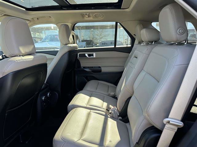 Used 2020 Ford Explorer XLT w/ Equipment Group 202A image 10
