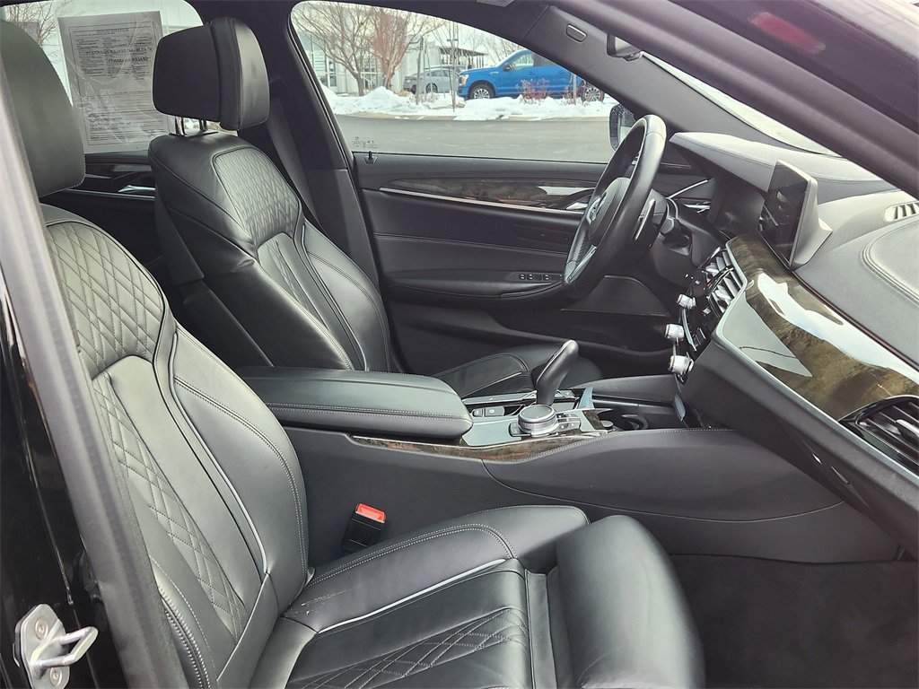 Used 2020 BMW M550i xDrive w/ Executive Package image 18