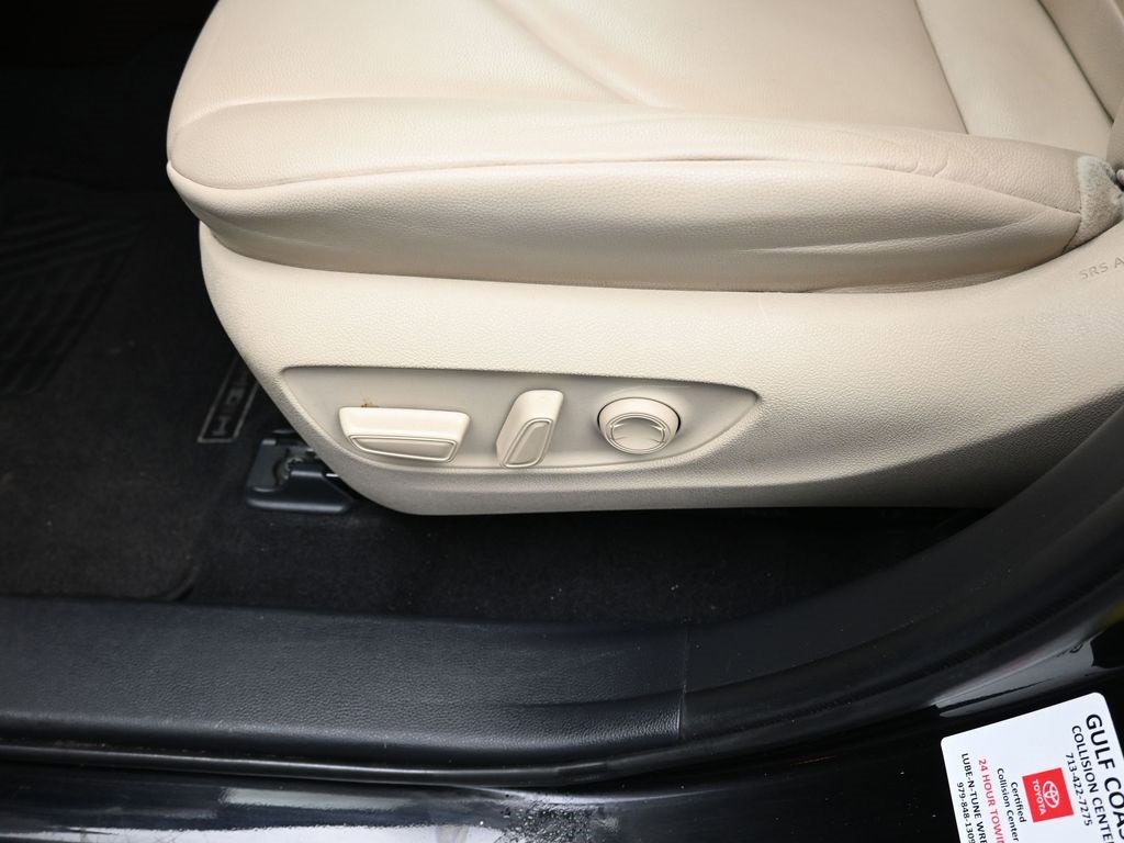 Certified 2021 Toyota Highlander XLE image 7