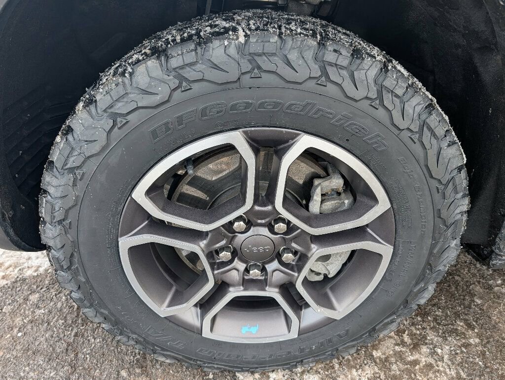 Used 2022 Jeep Grand Cherokee Trailhawk w/ Advanced Protech Group II image 16