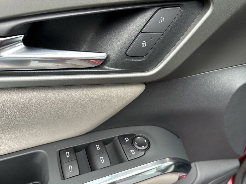 New 2025 Chevrolet Traverse LT image 25