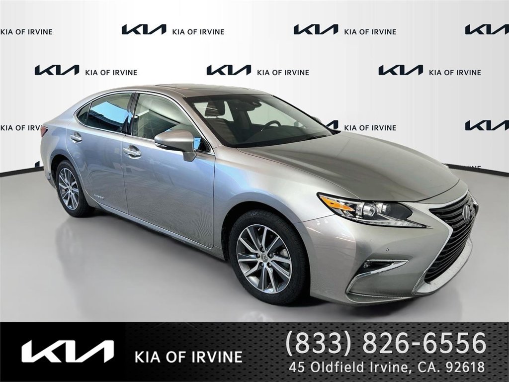 Used 2016 Lexus ES 300h w/ Luxury Package w/Wood Trim