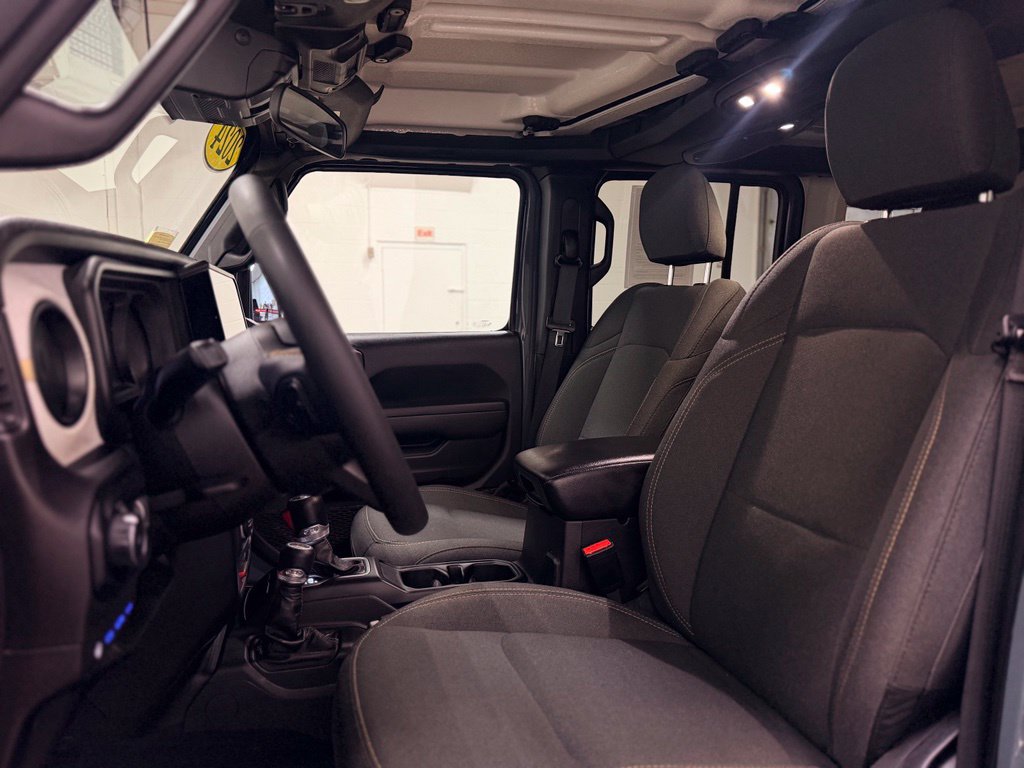 Used 2024 Jeep Wrangler Unlimited AWD/4WD image 13