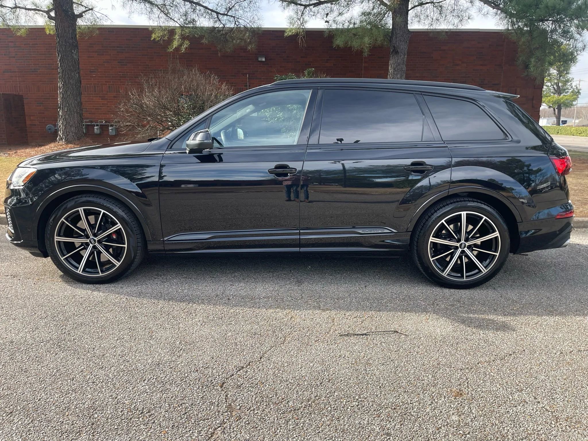 Used 2020 Audi SQ7 Prestige w/ Prestige Package AWD/4WD image 2