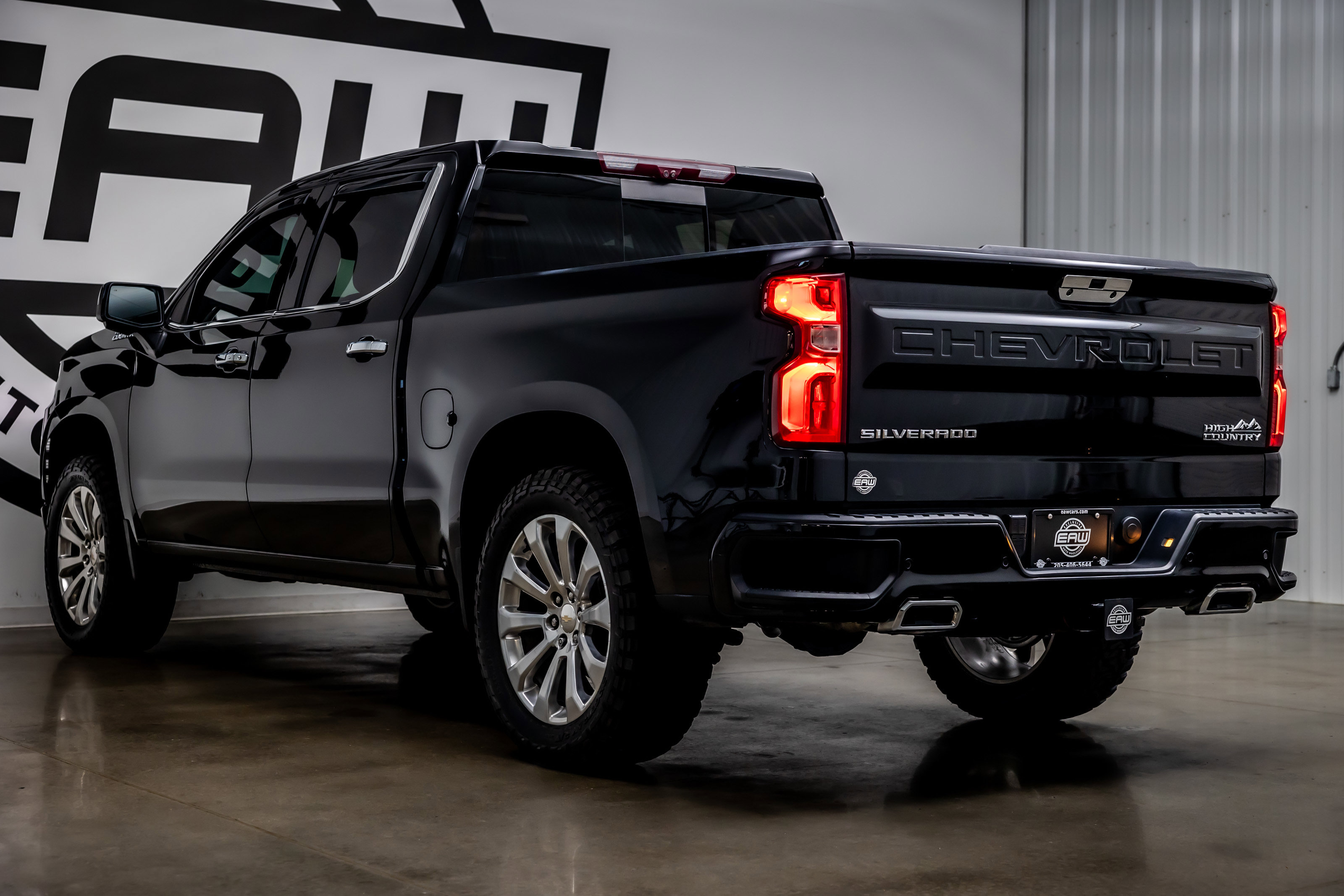 Used 2021 Chevrolet Silverado 1500 High Country w/ Technology Package image 34