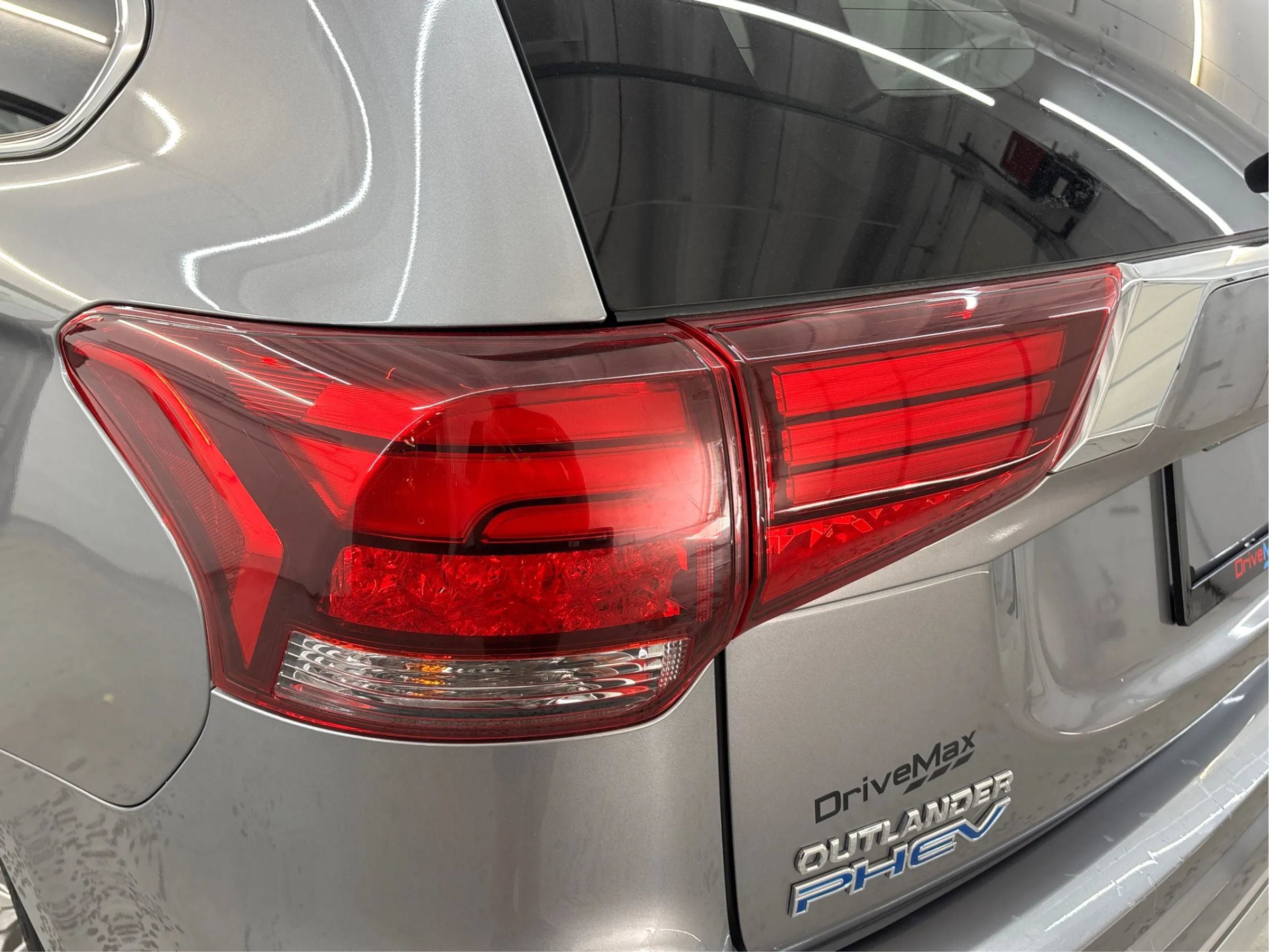 Used 2021 Mitsubishi Outlander SEL AWD/4WD image 32