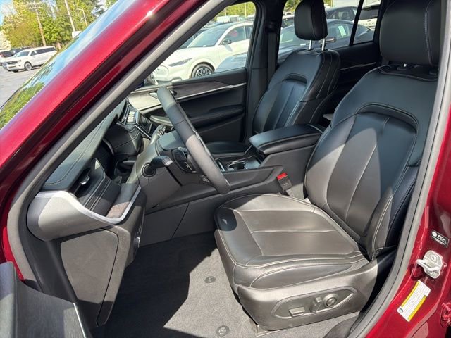 Used 2025 Jeep Grand Cherokee Limited AWD/4WD image 16