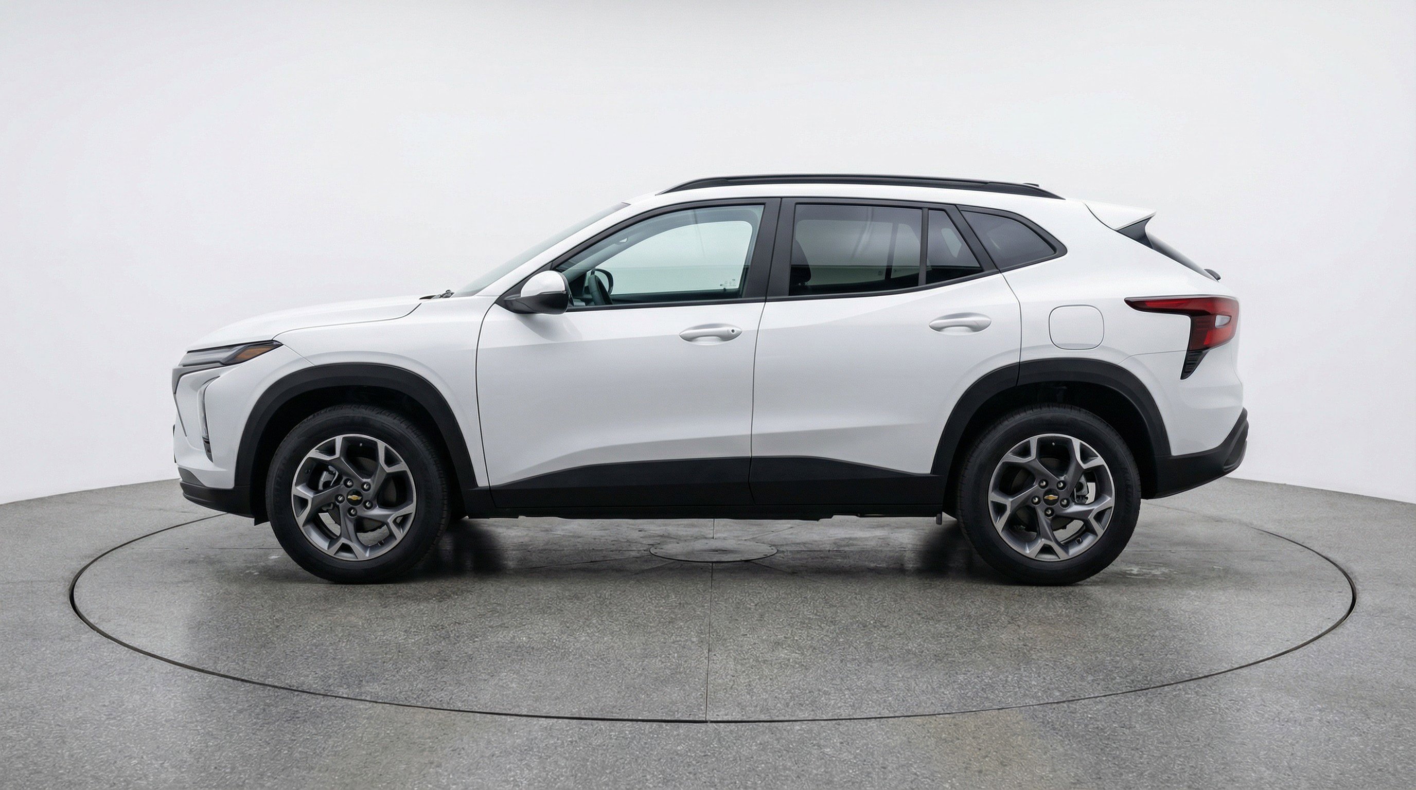 Used 2025 Chevrolet Trax LT w/ LT Convenience Package FWD image 5