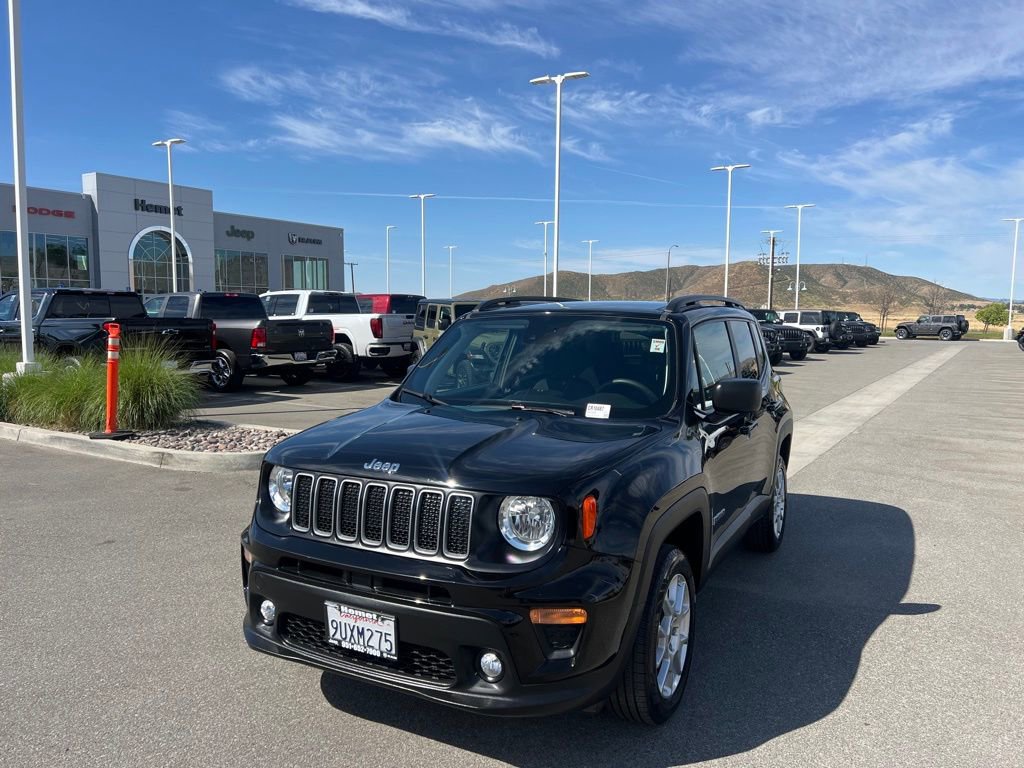 Used 2023 Jeep Renegade Latitude w/ Sun & Fun Group image 4