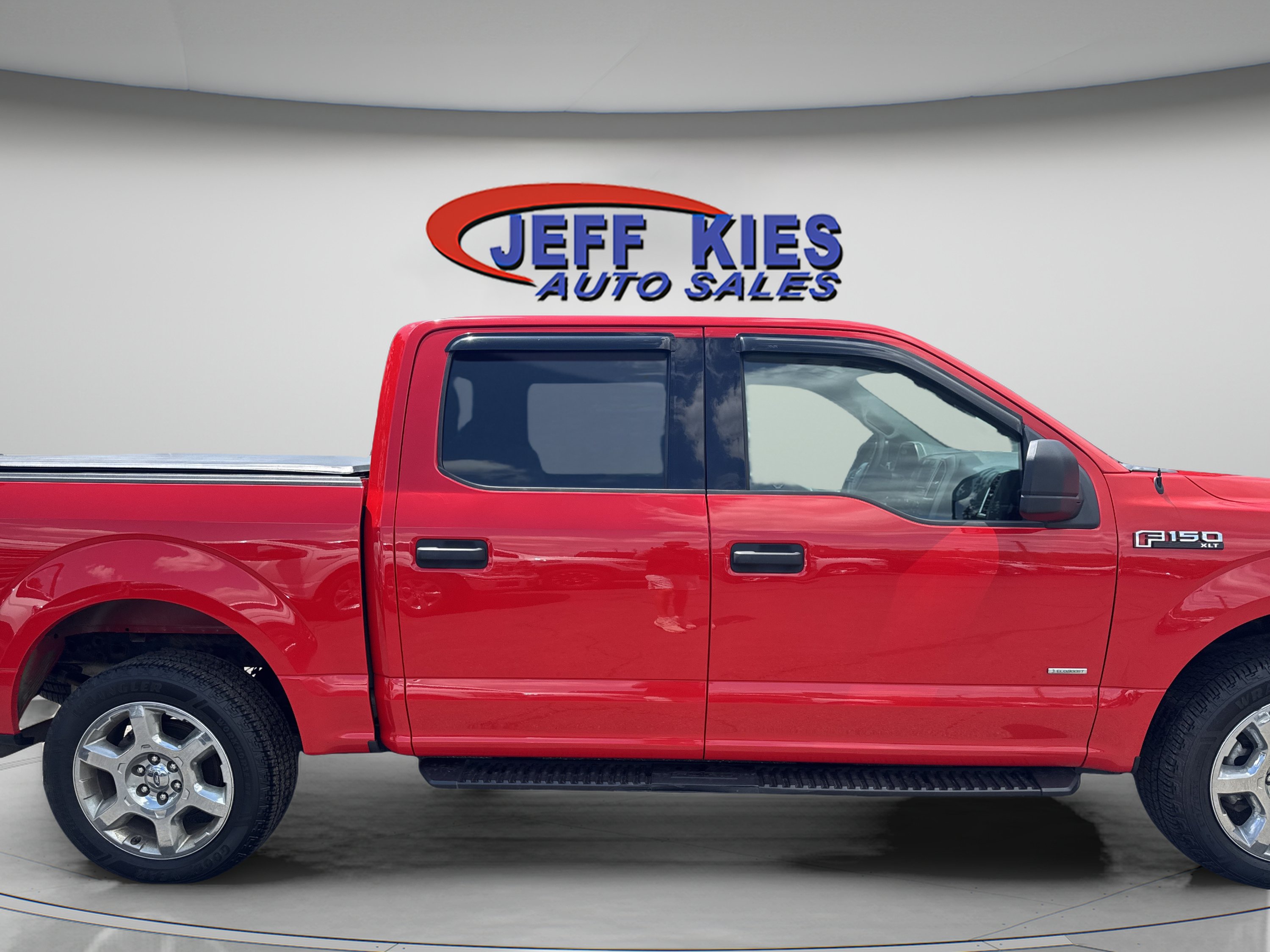 Used 2016 Ford F150 XLT AWD/4WD image 4