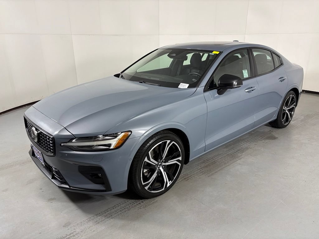 Used 2024 Volvo S60 B5 Plus AWD/4WD image 4