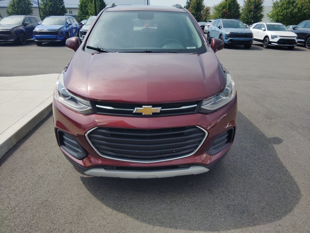 Used 2017 Chevrolet Trax LT w/ Driver Confidence Package AWD/4WD image 3