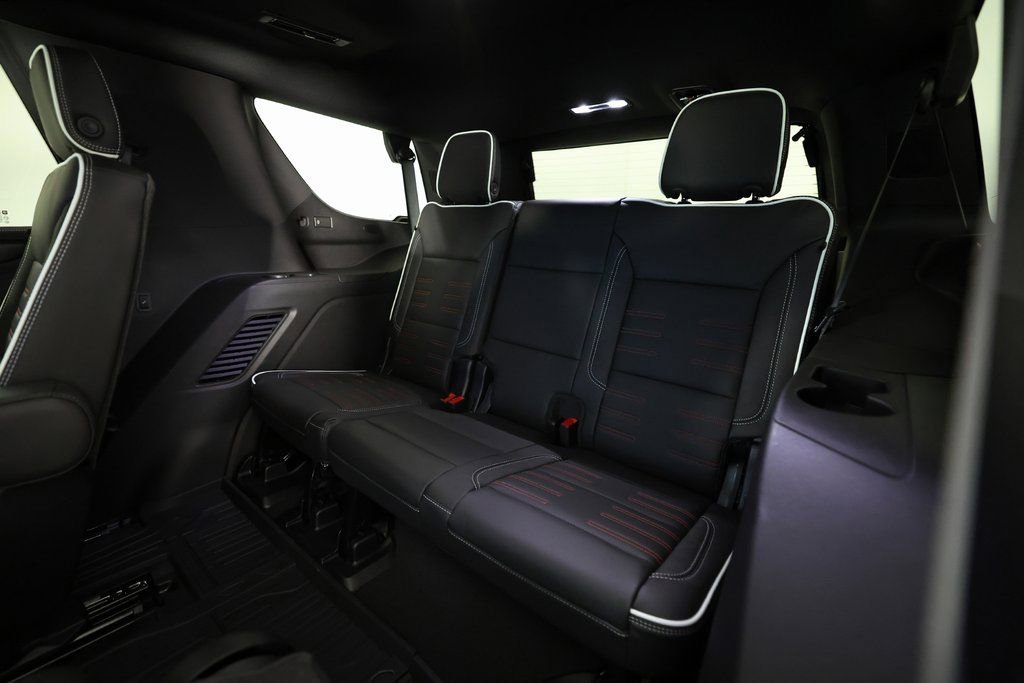 Used 2025 GMC Yukon AT4 Ultimate w/ LPO, Illumination Package AWD/4WD image 15