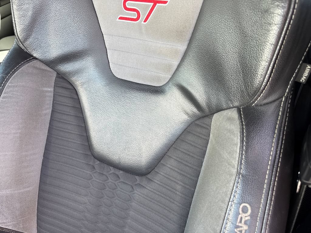 Used 2015 Ford Focus ST w/ Equipment Group 401A FWD image 6