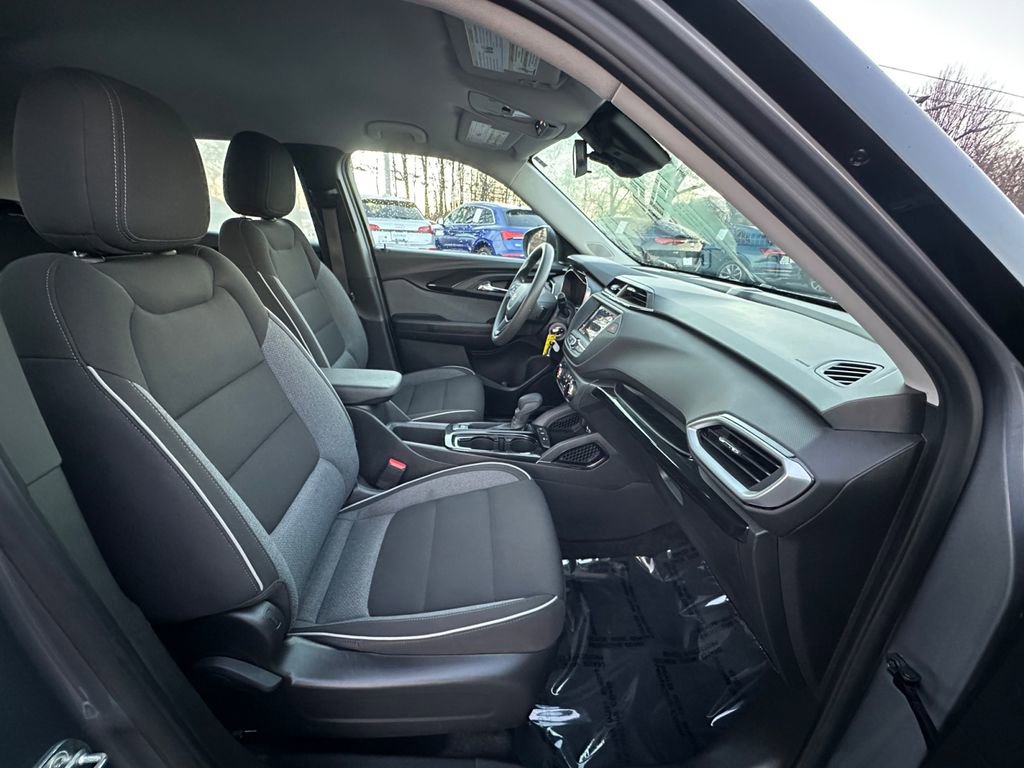 Used 2021 Chevrolet TrailBlazer LS image 24