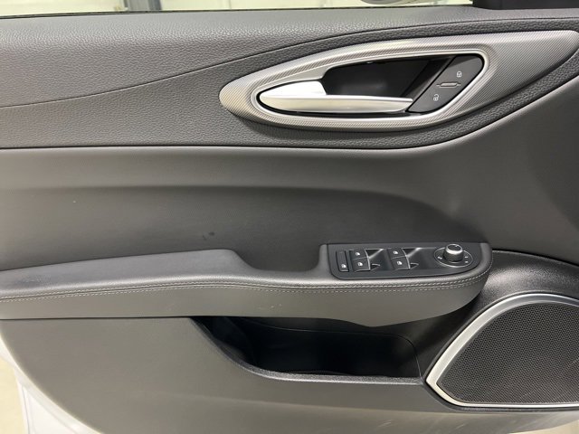 Used 2023 Alfa Romeo Giulia Veloce image 14