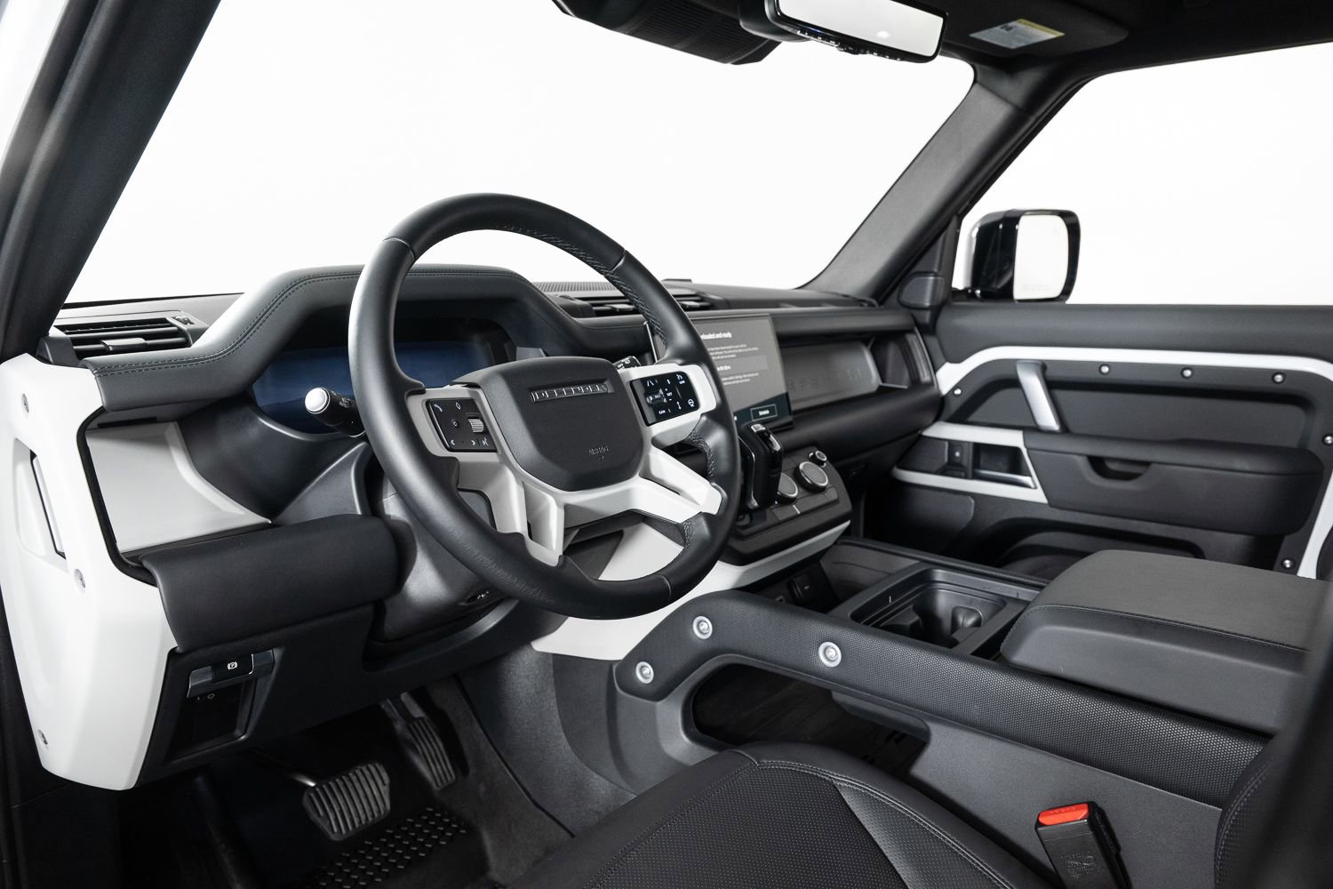 Used 2024 Land Rover Defender 110 SE image 11