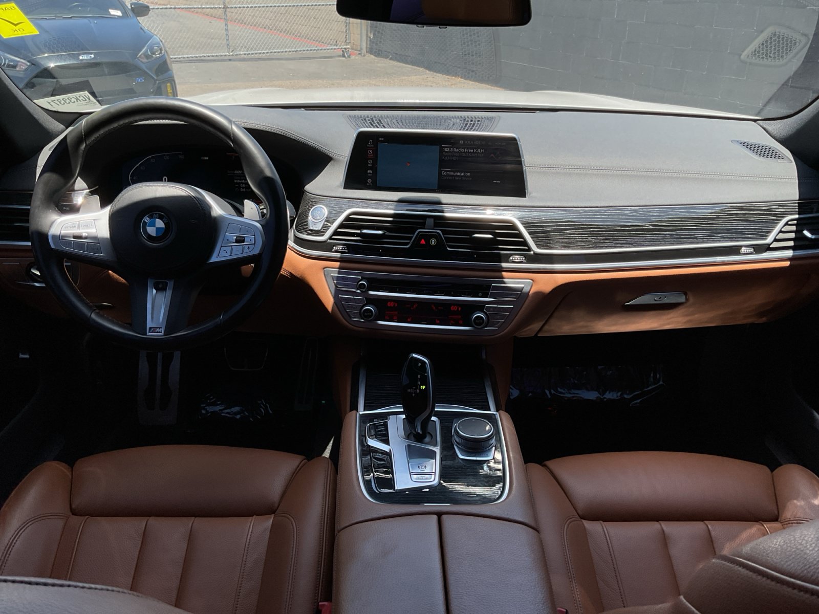 Used 2022 BMW 740i w/ M Sport Package RWD image 15