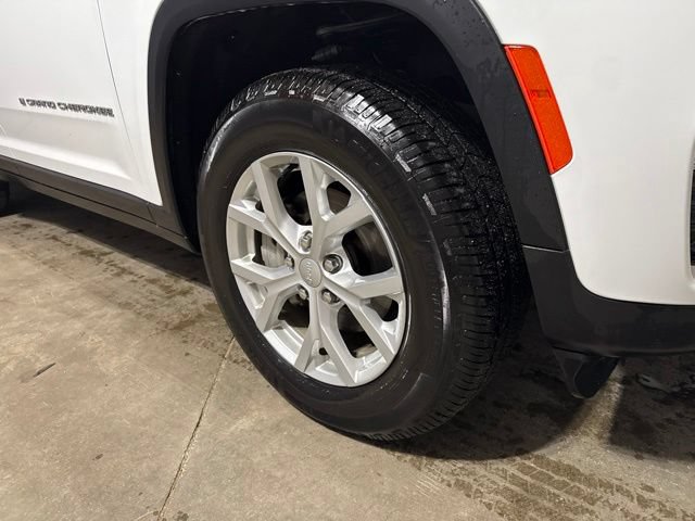 Used 2024 Jeep Grand Cherokee Limited AWD/4WD image 18