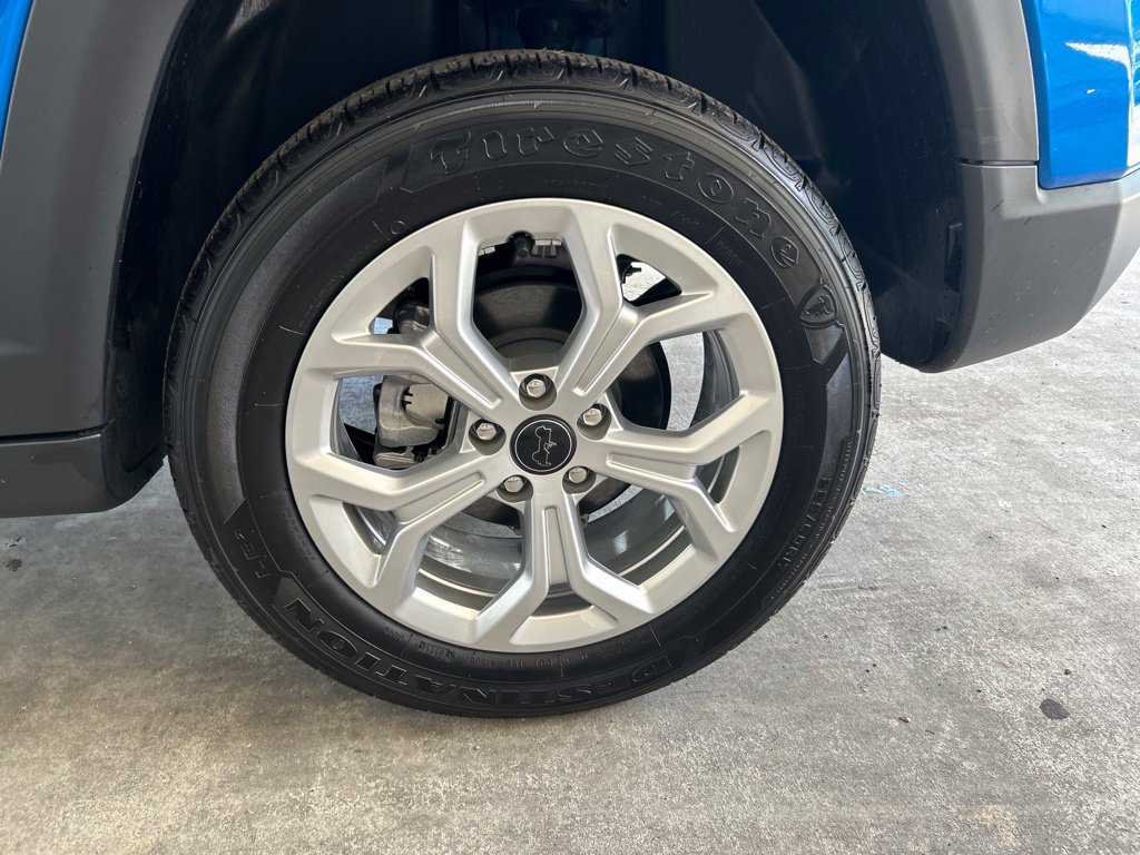 Used 2025 Jeep Compass Latitude AWD/4WD image 17