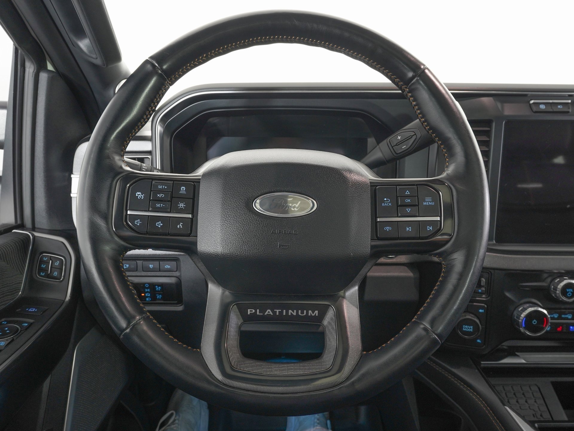 Used 2023 Ford F450 Platinum w/ FX4 Off-Road Package image 18