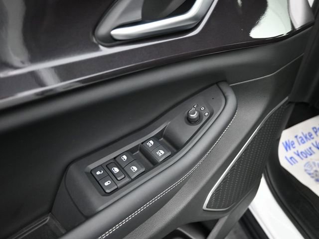 Used 2022 Jeep Grand Cherokee Altitude image 12