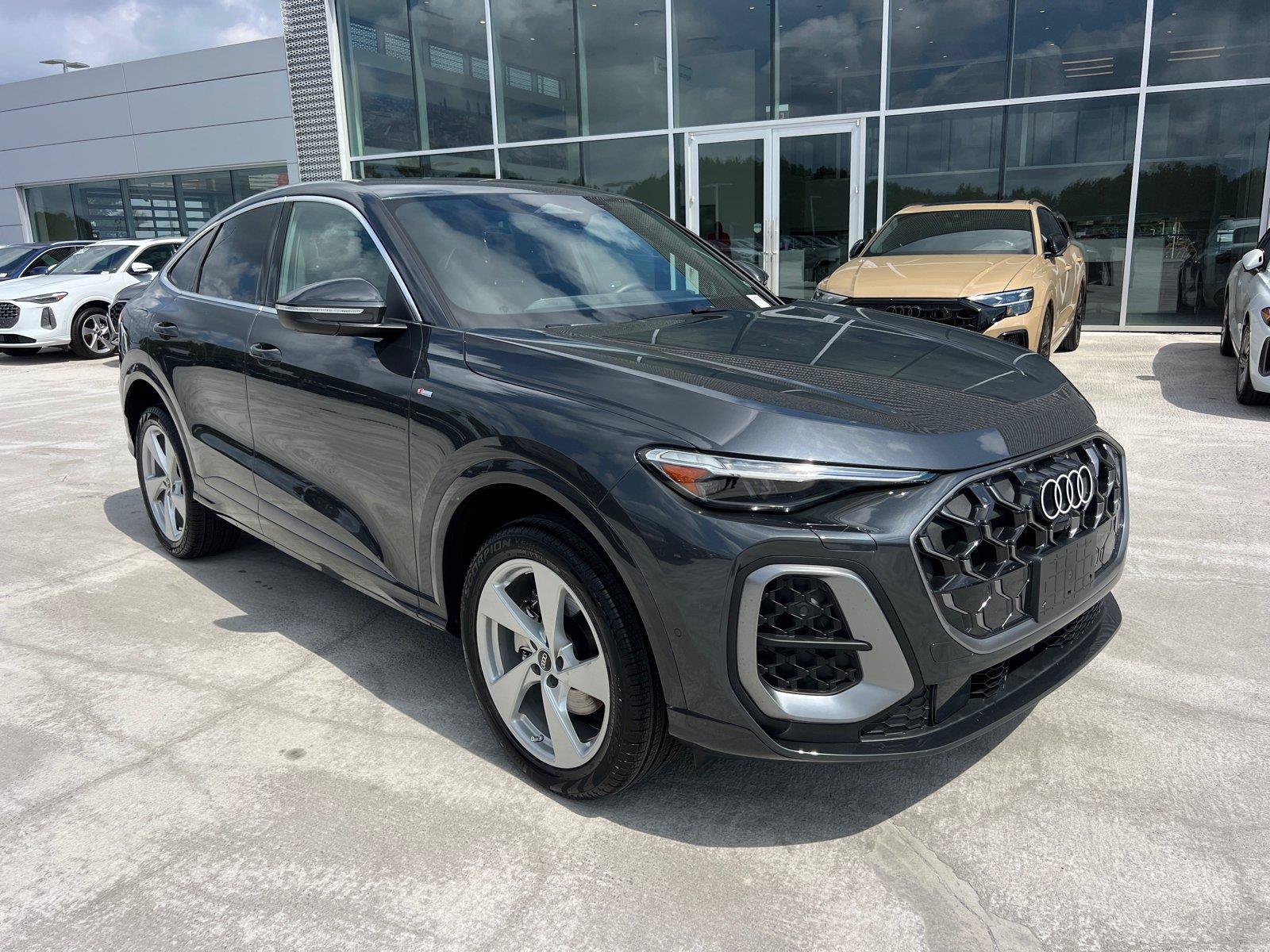 Certified 2025 Audi Q5 Premium Plus w/ Premium Plus AWD/4WD image 3