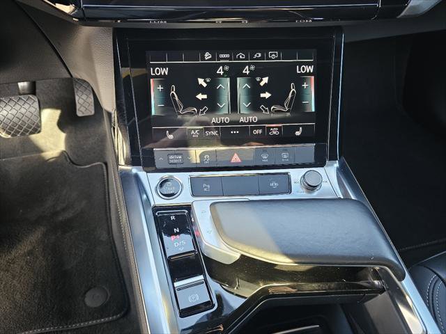 Used 2023 Audi e-tron Premium w/ Convenience Plus Package image 11