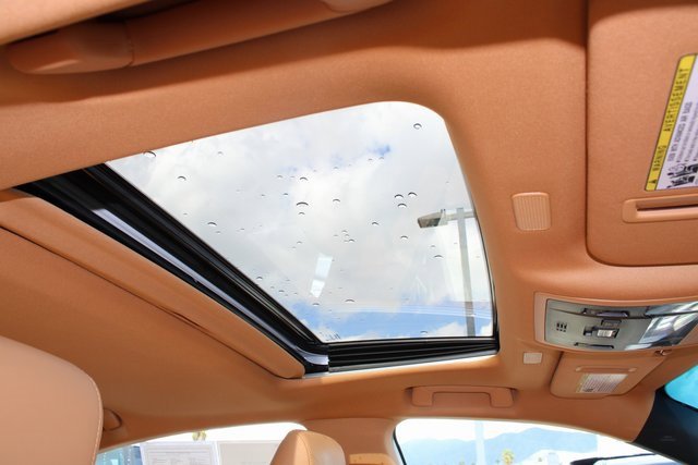 Certified 2025 Lexus ES 300h w/ Premium Package image 6