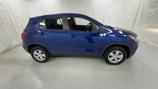 Used 2017 Chevrolet Trax LS AWD/4WD image 2