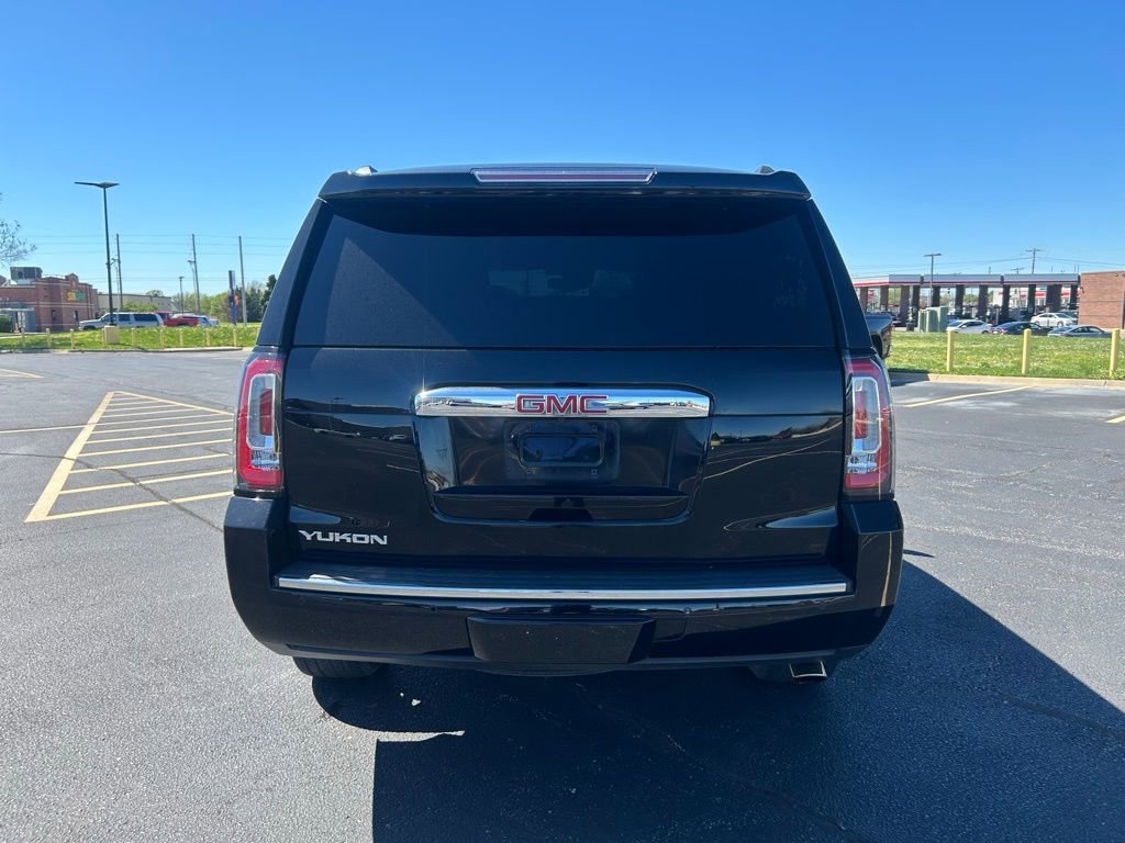 Used 2020 GMC Yukon Denali w/ Denali Premium Package image 10