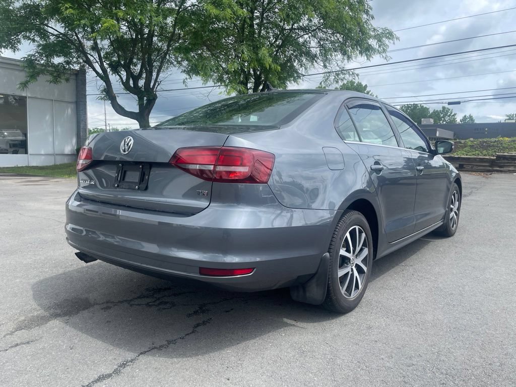 Used 2017 Volkswagen Jetta SE FWD image 5