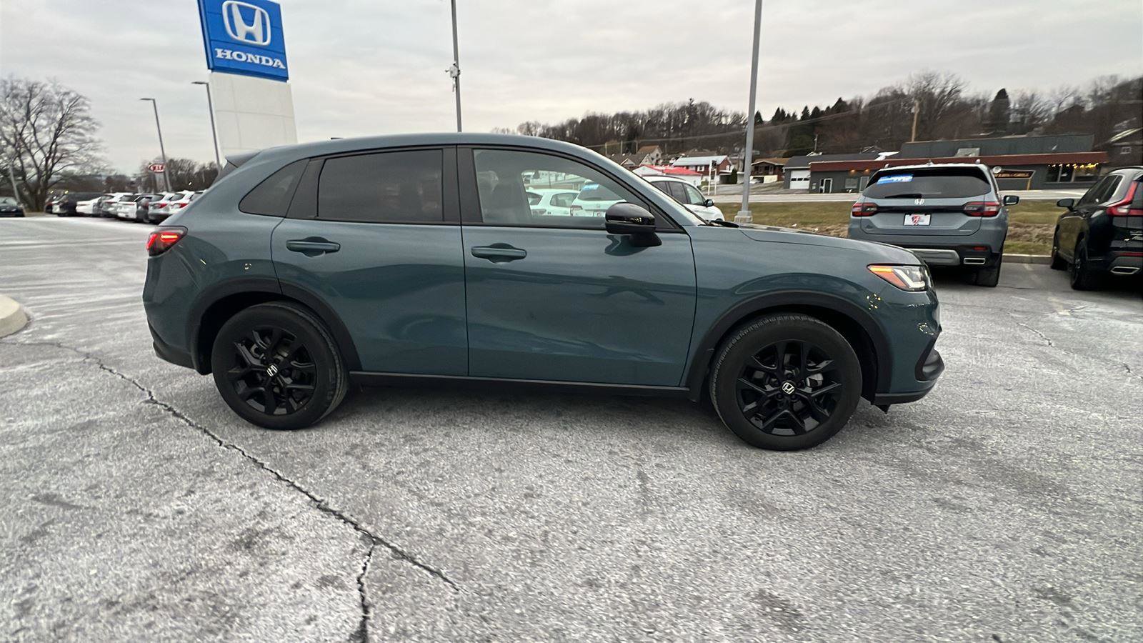 Used 2024 Honda HR-V Sport image 3