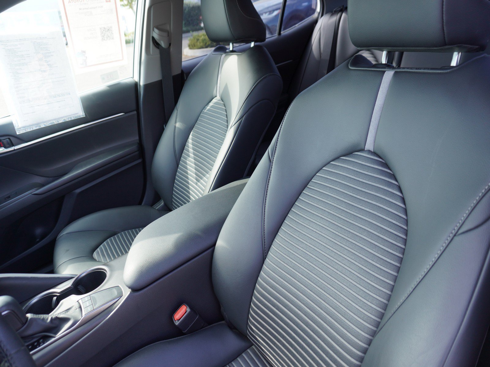 Used 2023 Toyota Camry SE FWD image 19
