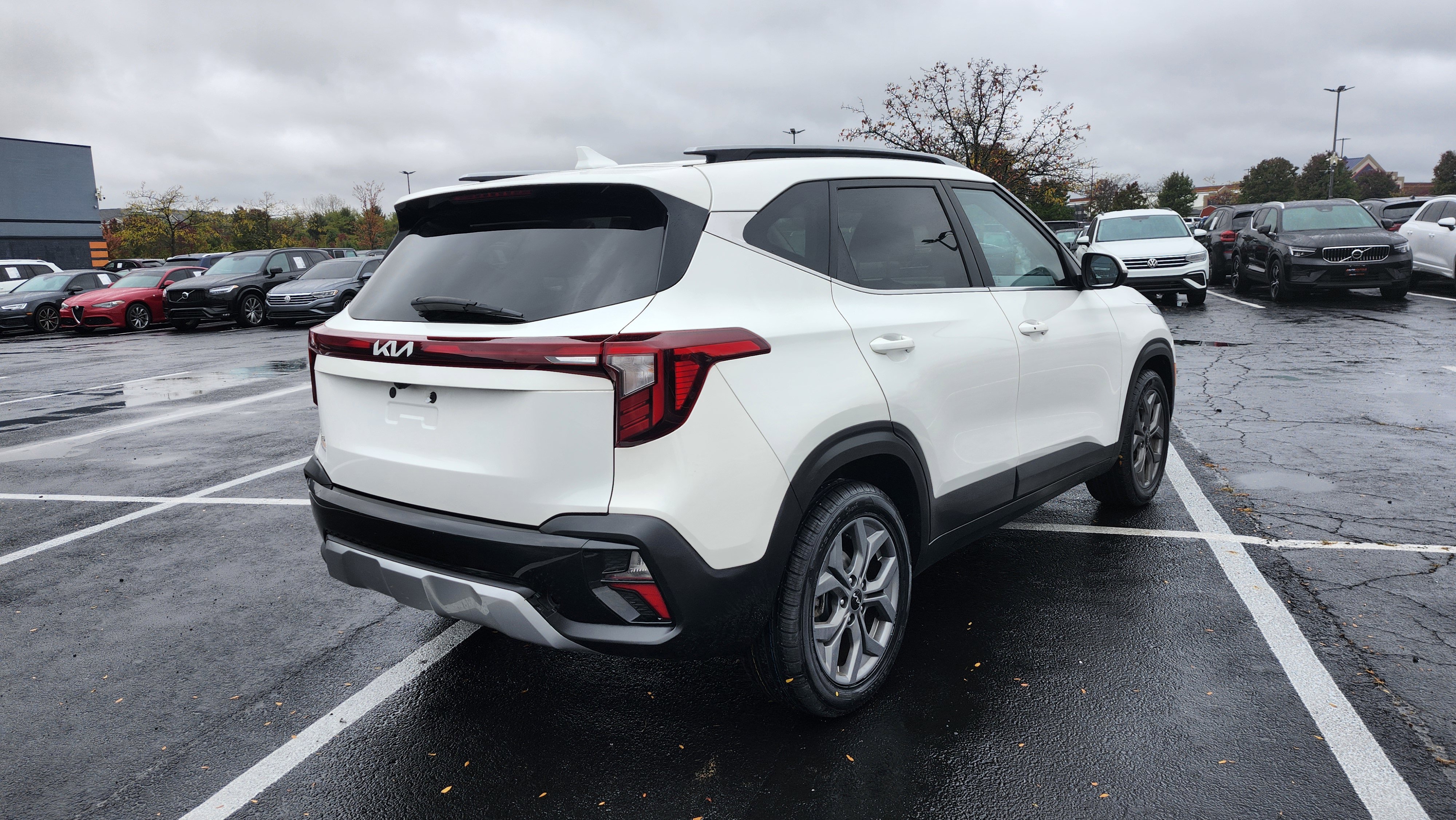 Used 2024 Kia Seltos S image 10