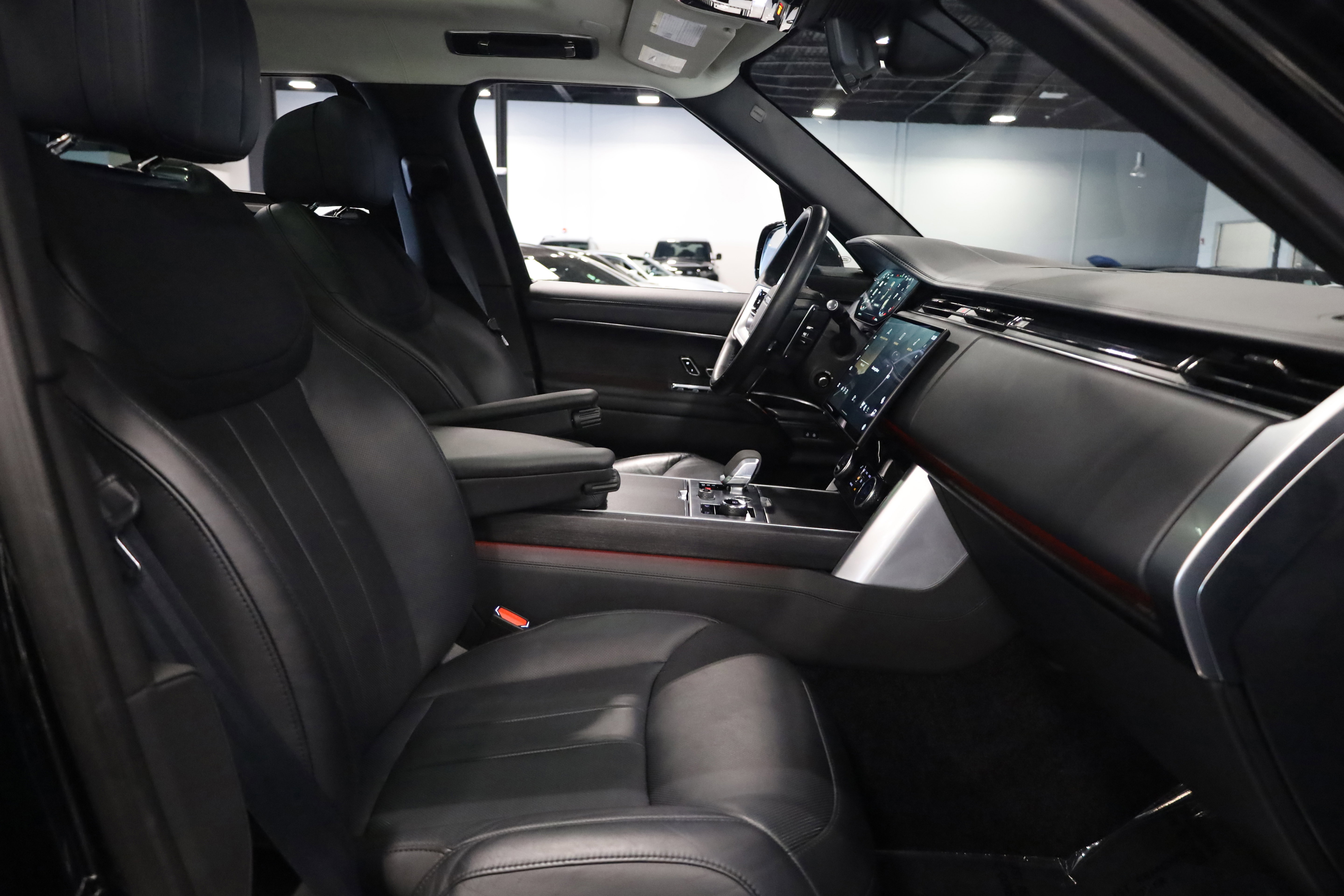 Used 2023 Land Rover Range Rover First Edition image 43